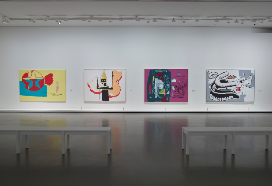 Exposition Basquiat x Warhol avec tableaux dans la Fondation Louis Vuitton